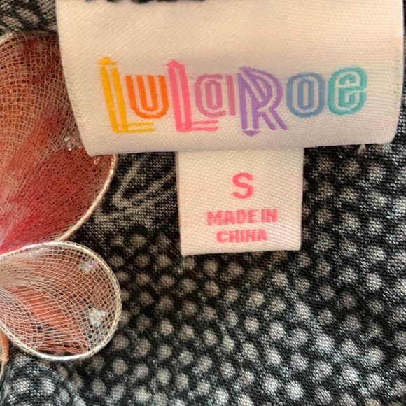 LulaRoe Carly Black Floral High Low T-shirt Pocket Dress Women's Size Small - Picture 6 of 8